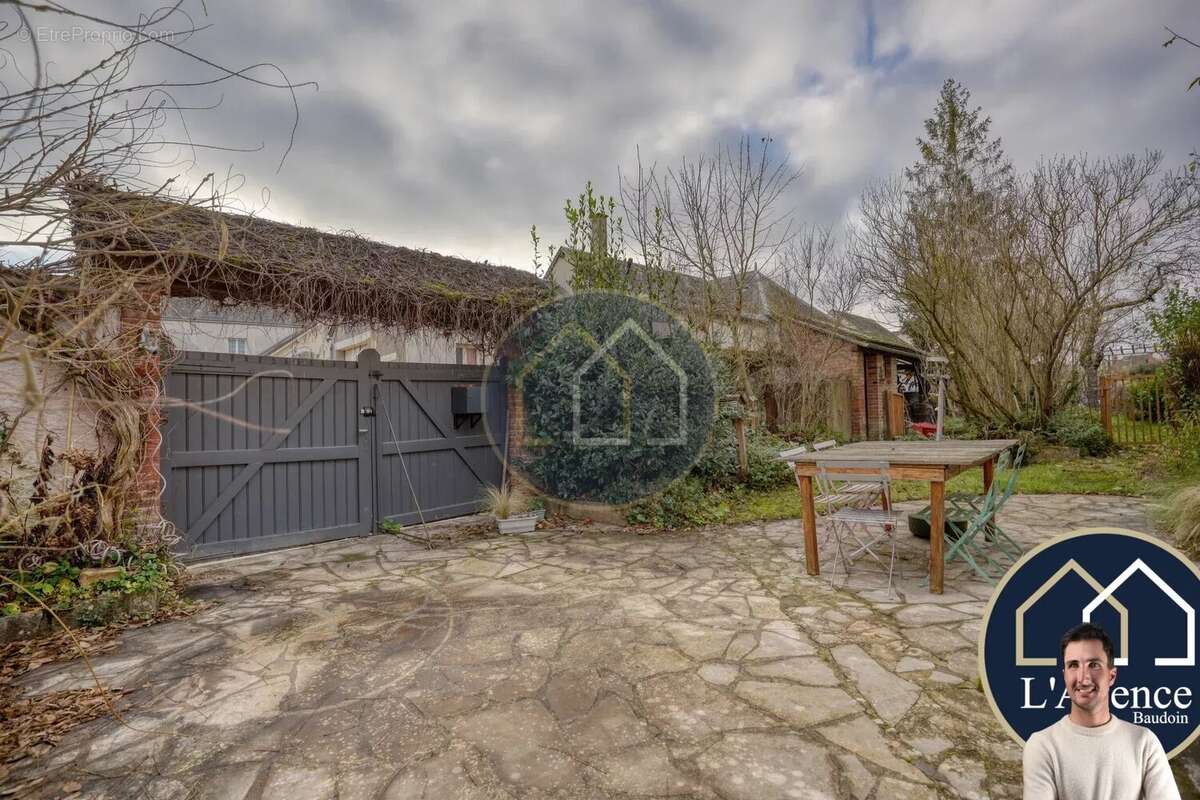 Maison à YERMENONVILLE