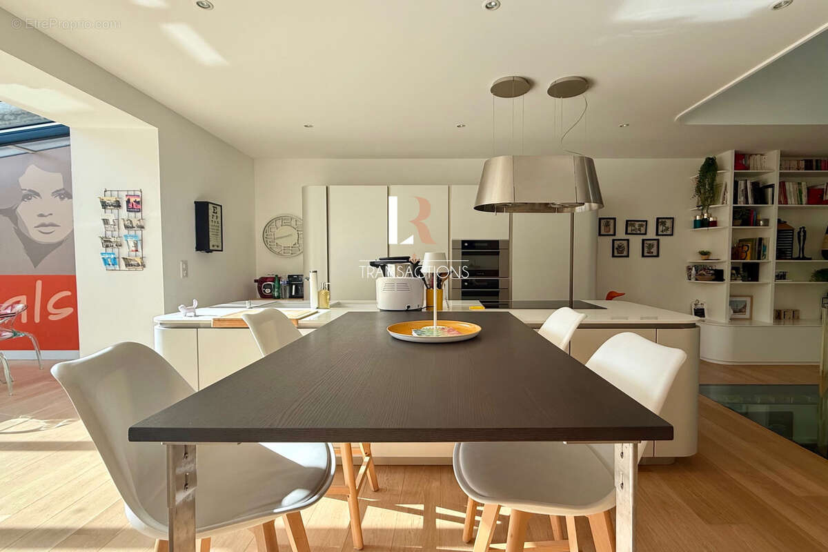 Marché central - Maison unique au design ultra contemporain avec extérieur - photo 6
