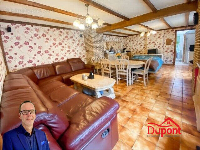 Maison à QUIEVRECHAIN