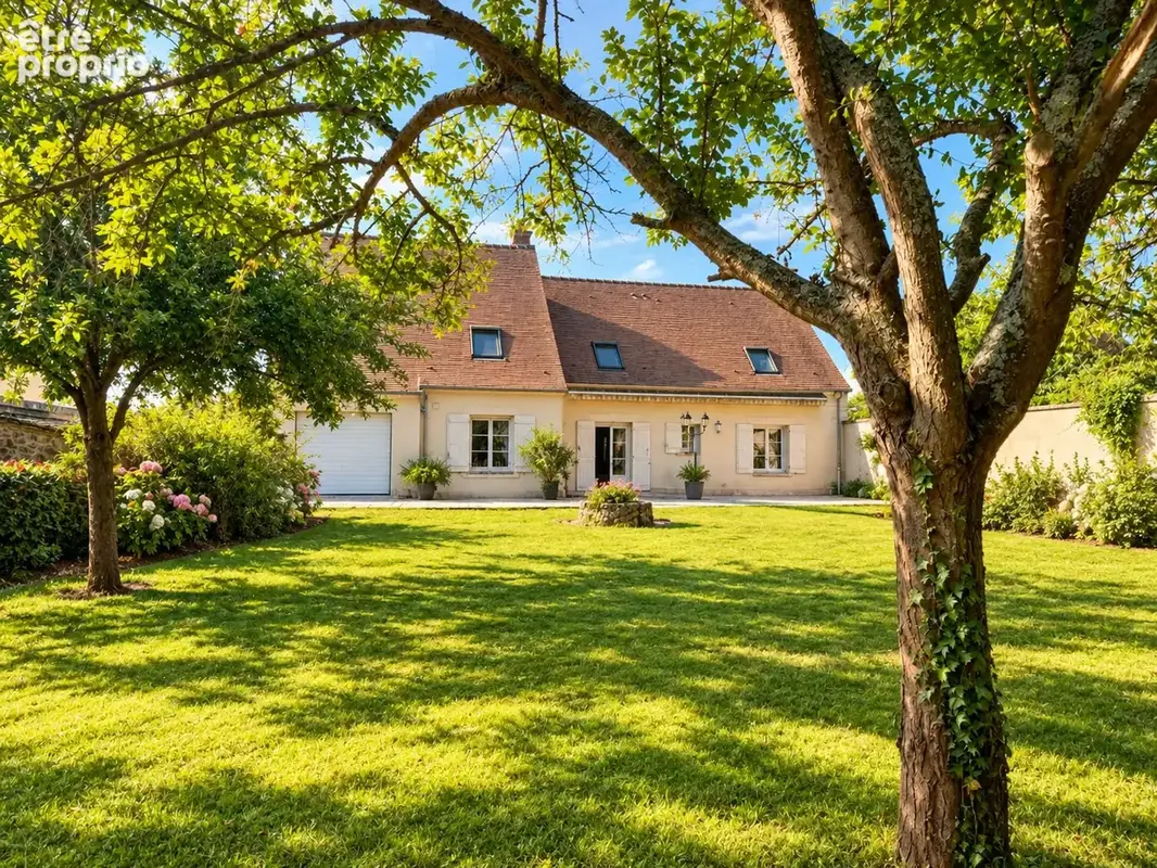 Chamant   Propriété d’exception avec maison principale et deux dépendances, aux portes de Senlis - photo 2