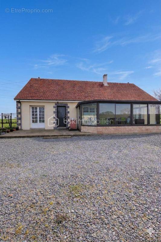 Maison à SAINT-SEVER-CALVADOS