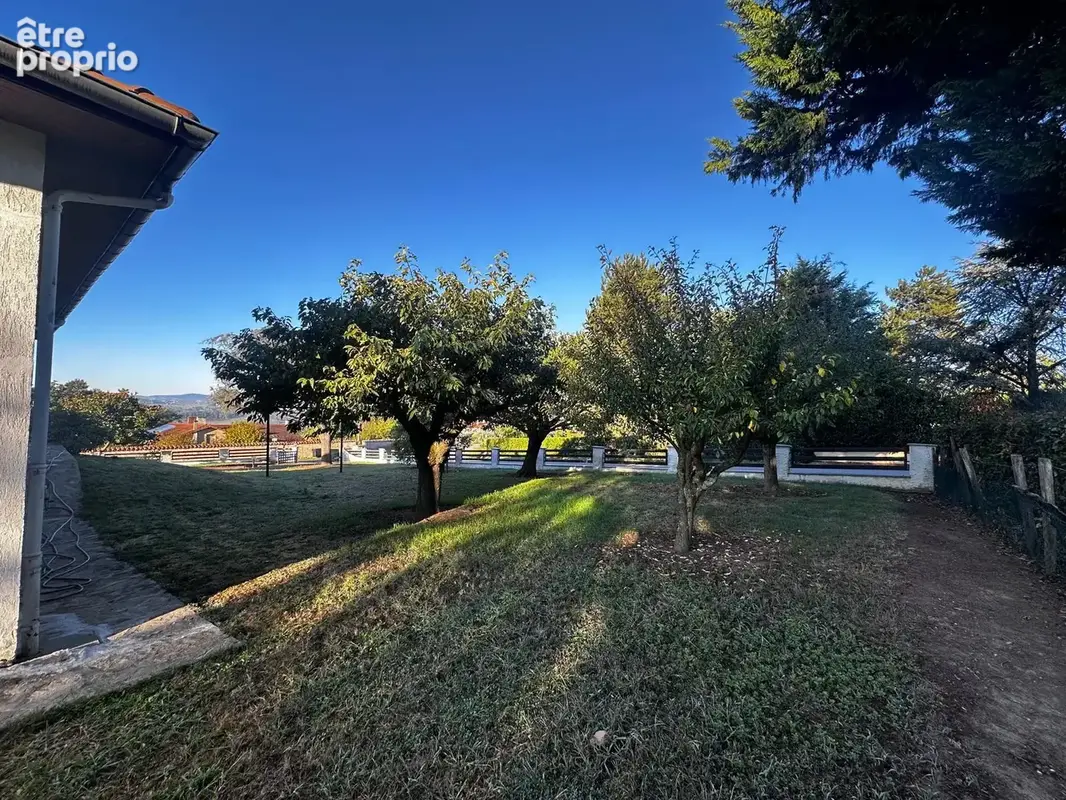 MANALEX IMMOBILIER - Maison familiale de 149 m2 sur 2 278 m2 de terrain arboré, avec sous-sol complet et pisci - photo 3