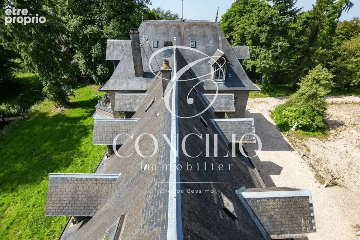 Château de caractère – 1 200 m² – domaine de 4,5 hectares – à 120 km de paris - photo 10