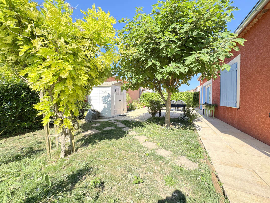 Maison à LARAGNE-MONTEGLIN