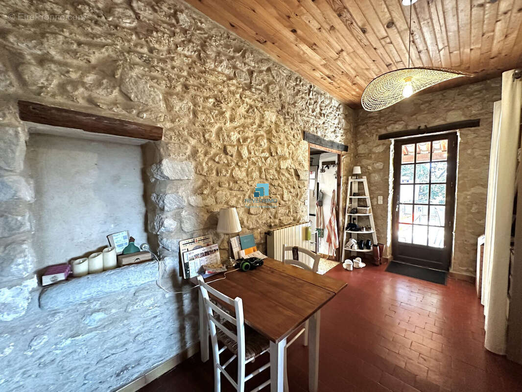 Maison à L'ISLE-SUR-LA-SORGUE