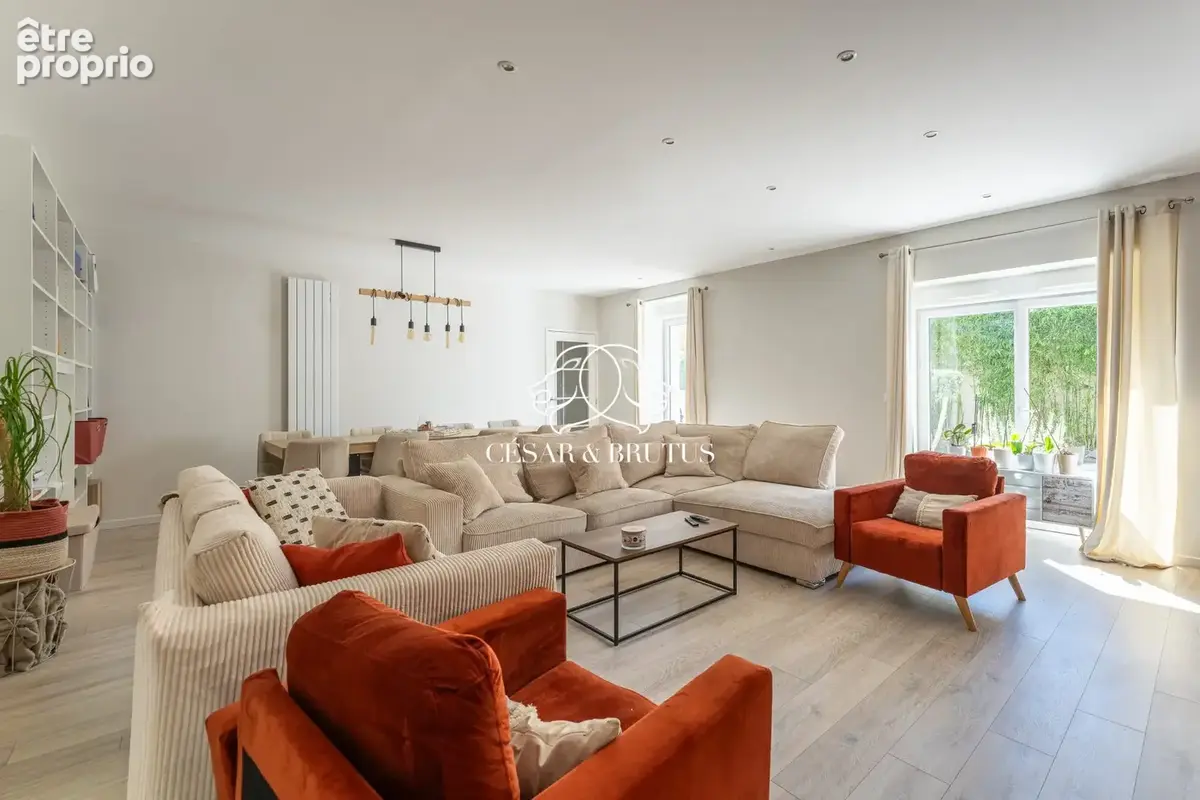 Maison 5 pièces 142 m² à vendre à Decines-Charpieu (69150) - photo 2