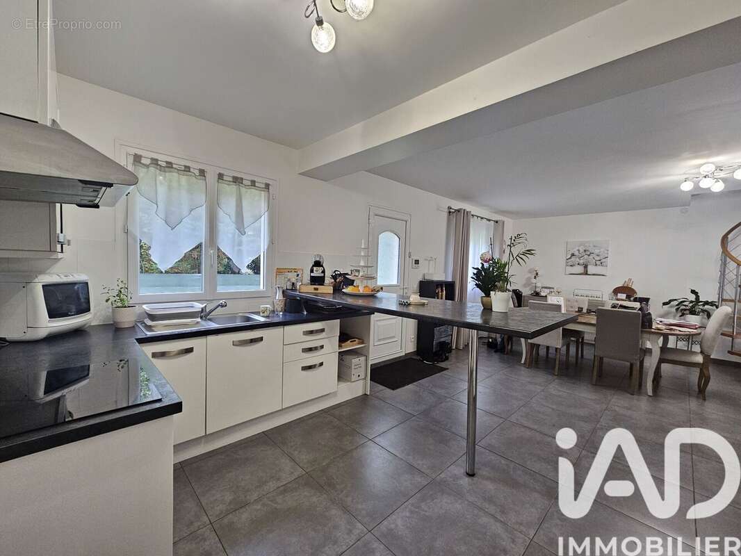 Photo 5 - Maison à SAINT-CYR-SUR-MORIN