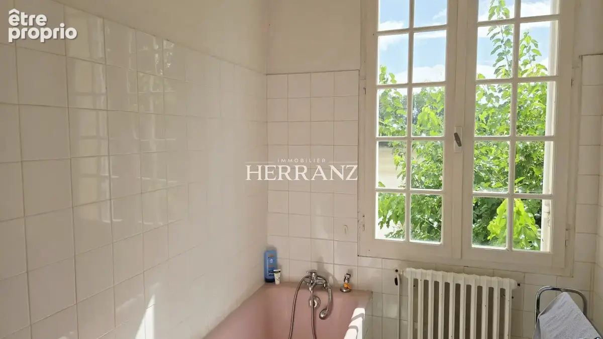 Maison de caractere 277 m2 - - photo 14