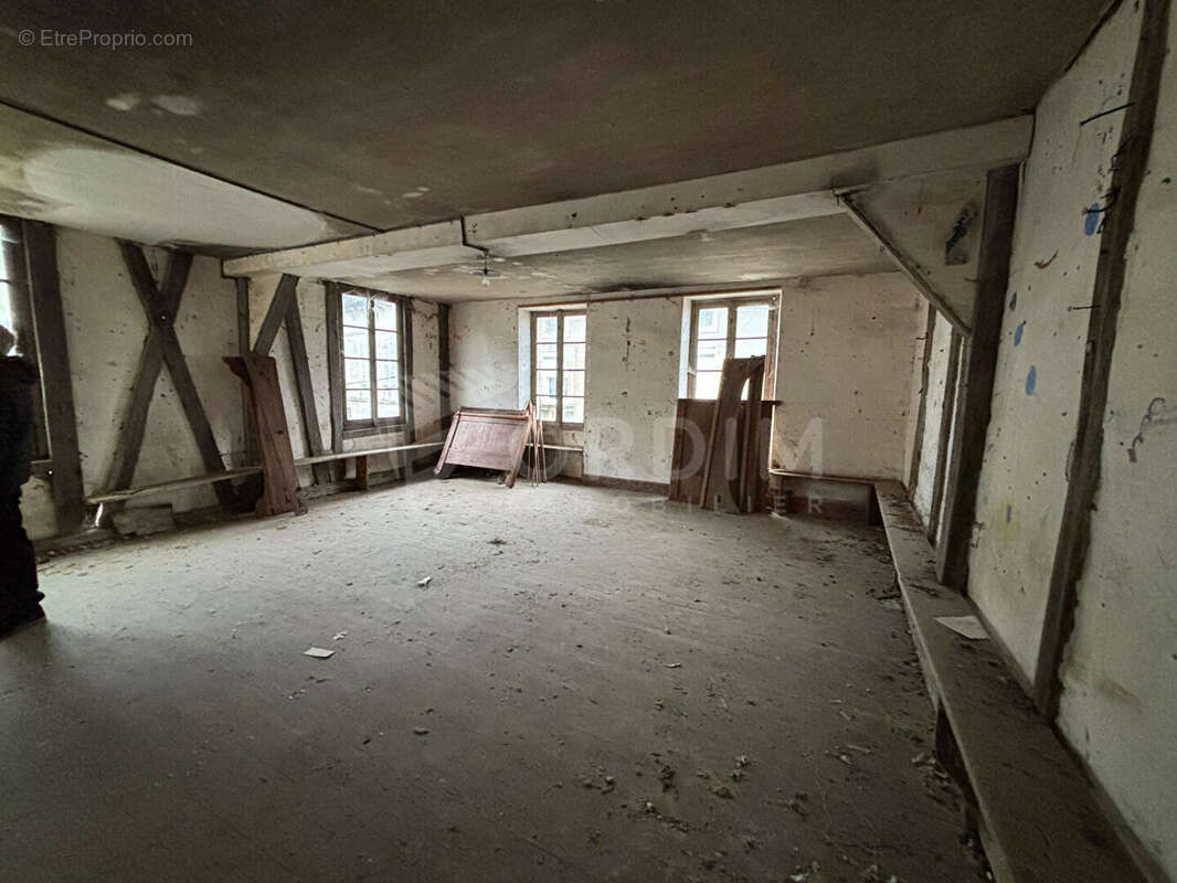 Maison à SAINT-MARTIN-SUR-ARMANCON