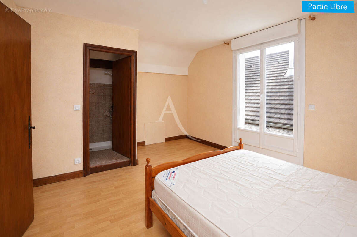 Claracq - Viager mixte - Deux maisons 270 m² - Partie libre immédiate - Dépendances - Terrain 2951 m² - photo 15