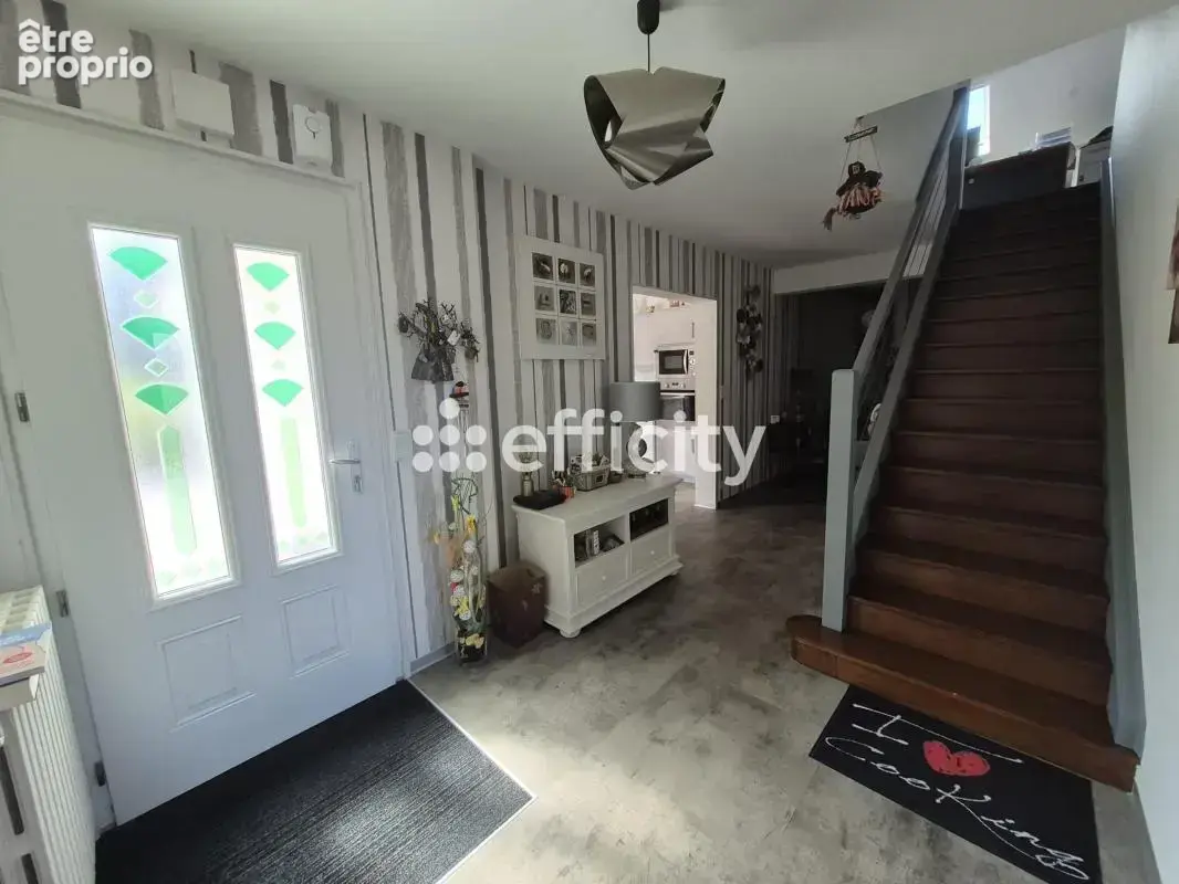 Maison 220 m² à Saint-Mathieu  - photo 2