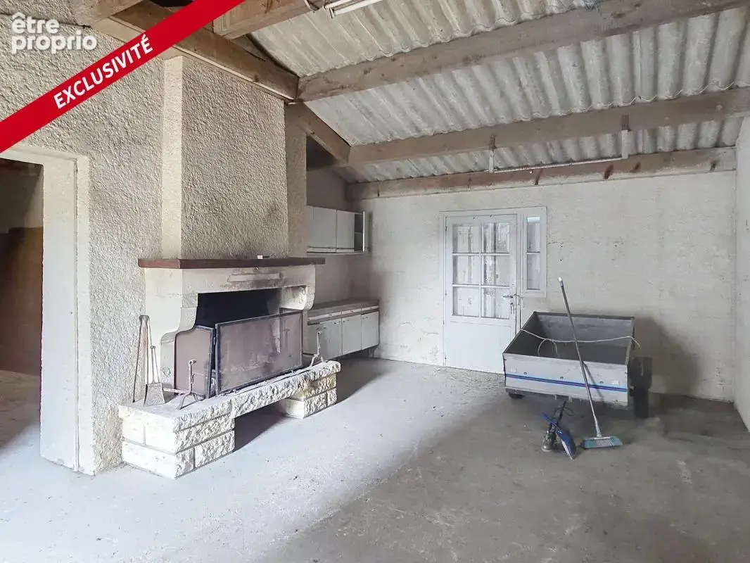 Saint-Jean-d’Angély – Maison à rénover 73 m², garage et terrain - photo 8