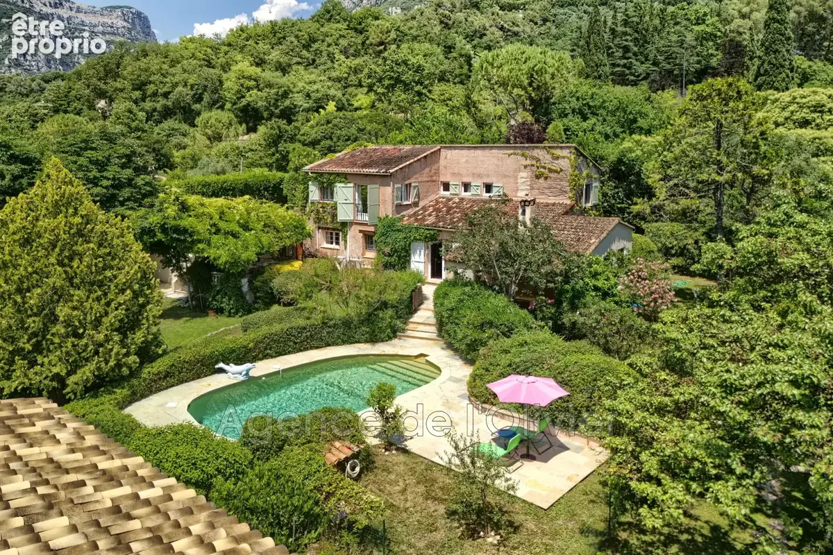 Maison à TOURRETTES-SUR-LOUP