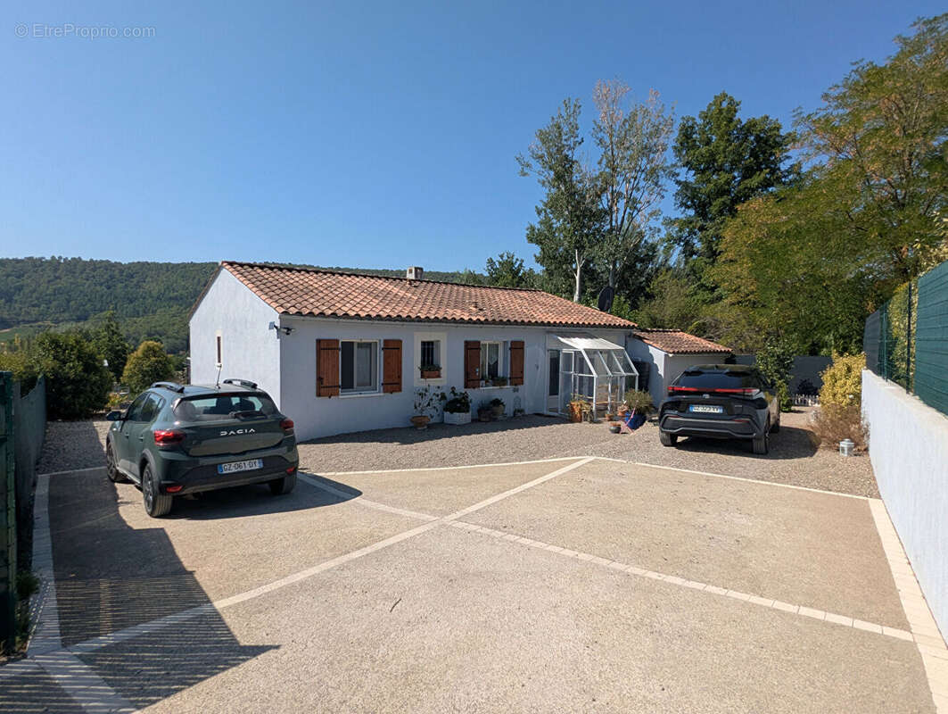 SALERNES, maison de plain-pied, 3 chambres, piscine au calme - photo 4