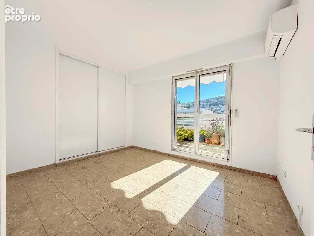 Appartement traversant 5 pièces, vue à 360° imprenable - Nice, Quartier Riquier - photo 4