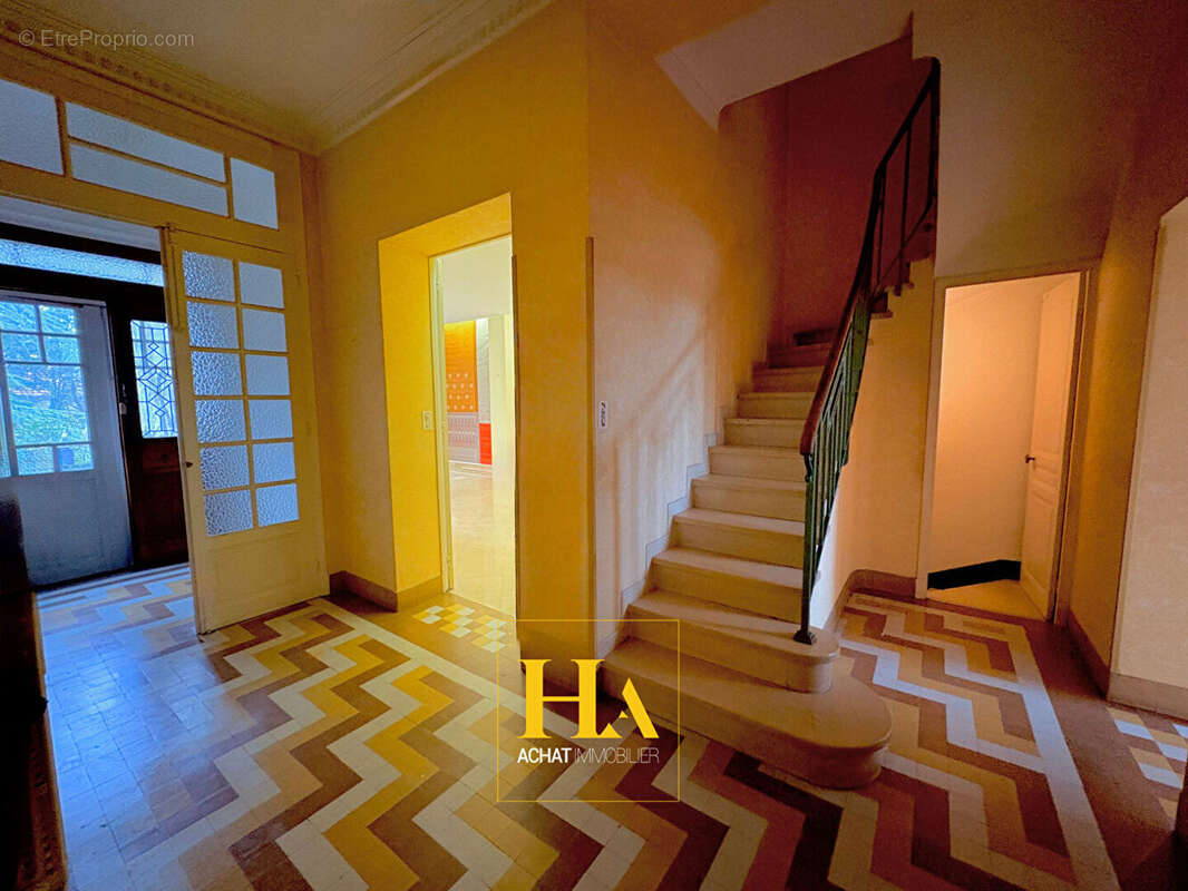 Maison à MONTELIMAR