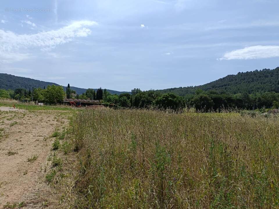 Terrain 1067 m² à Salernes  - photo 5