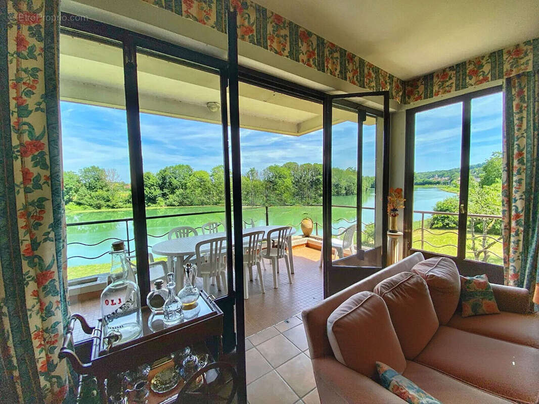 Maison à SAINT-JEAN-LES-DEUX-JUMEAUX