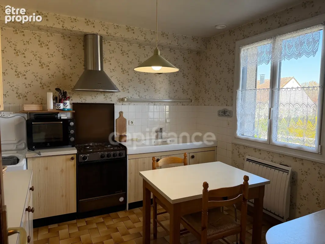 Maison à vendre 7 pièces  de 141 m2 Saint Georges sur Baulche (89) 4 chambres.  Sous sol.  Terrain 600 m2 - photo 7