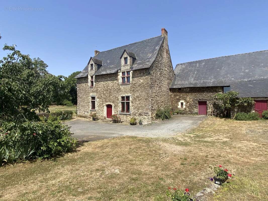 Charmant manoir restauré en Mayenne - photo 3