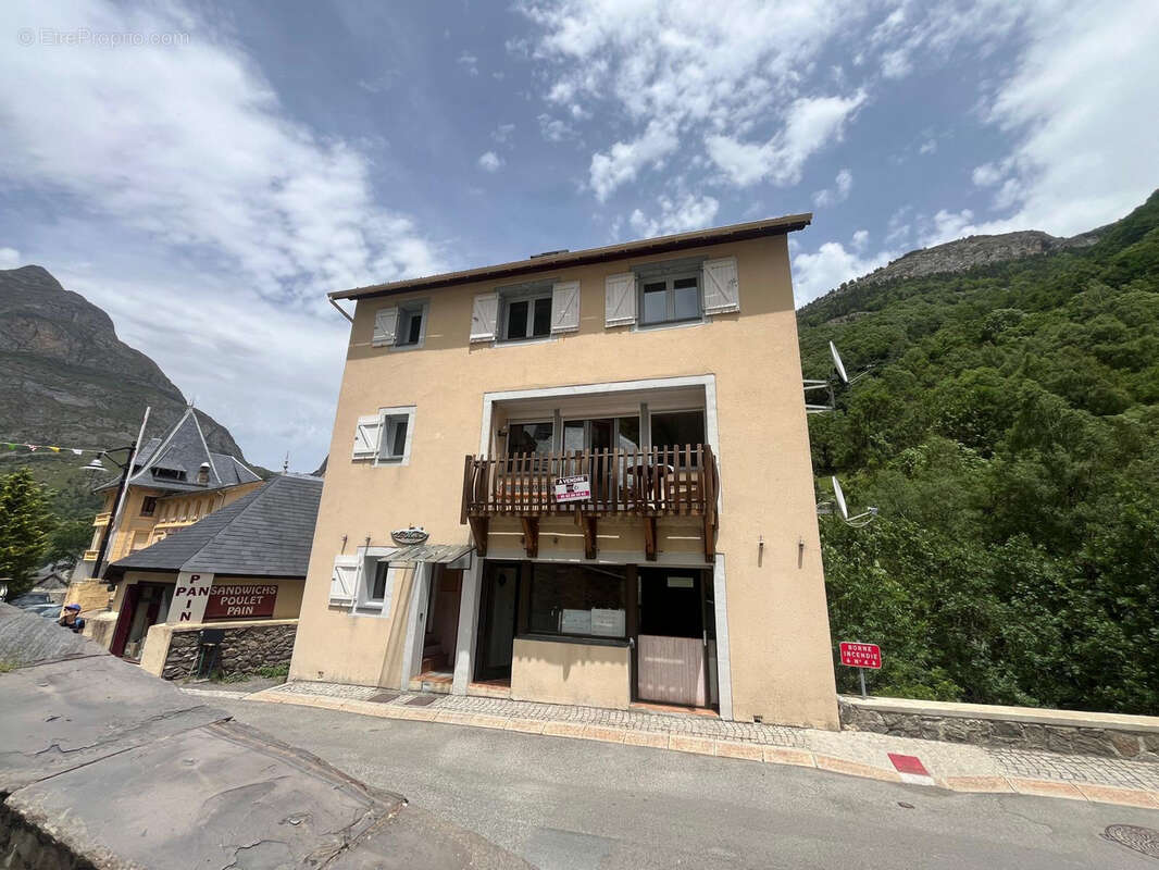 Au cœur de Gavarnie : 170 m2, 3 logements indépendants, fort potentiel locatif ! - photo 18