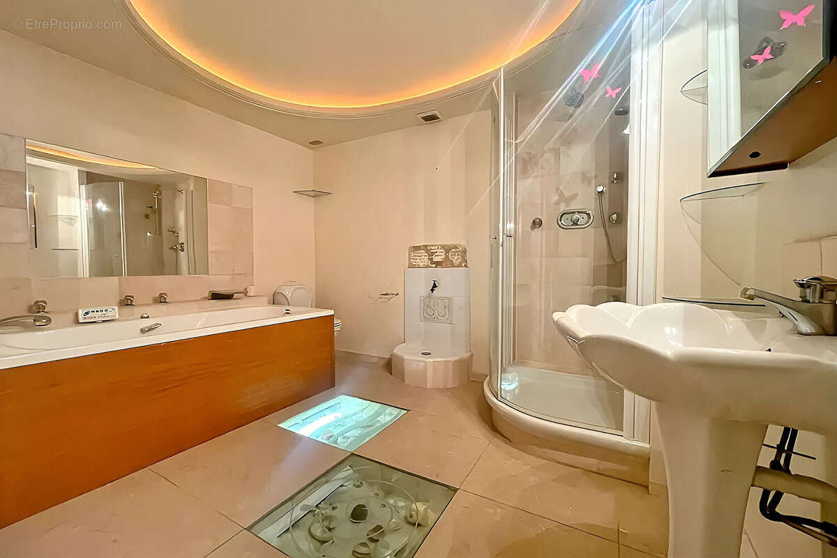 Commerce à IVRY-SUR-SEINE