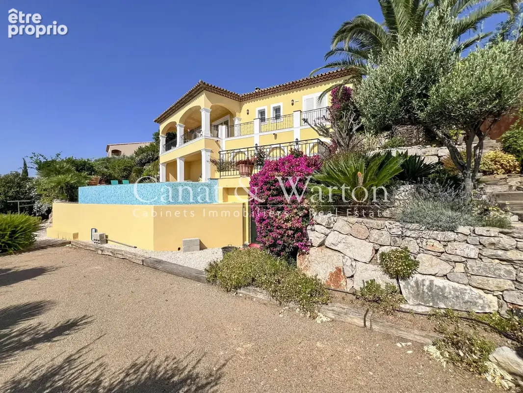 Villa récente avec une vue panoramique sur la baie de cavalaire - photo 15
