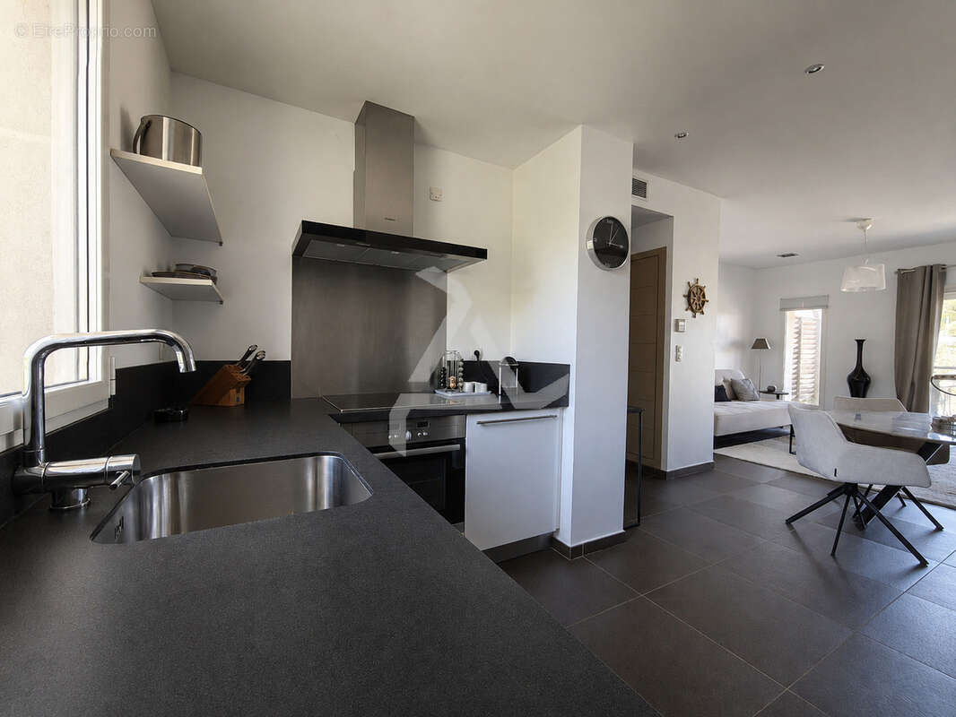 Situé à deux pas de la plage, charmant t2 avec terrasse de 22m2 - photo 7