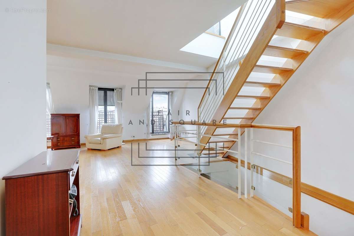 Appartement à NEUILLY-SUR-SEINE