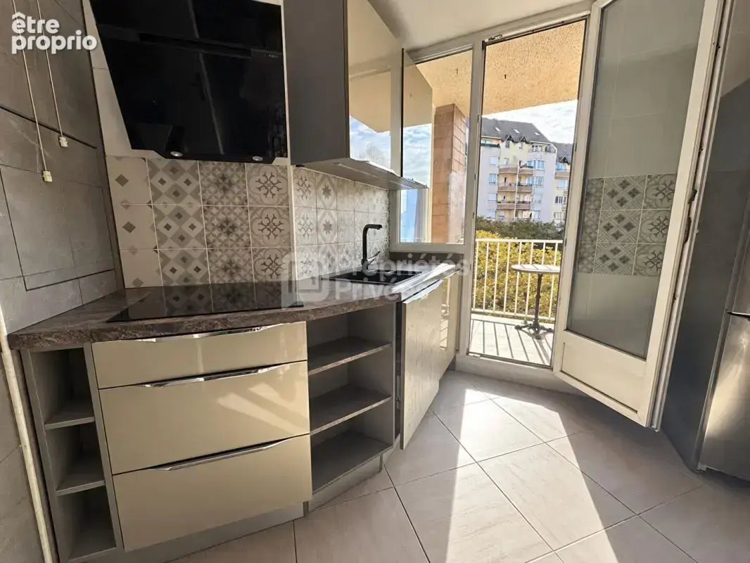 94000 créteil port - appartement 5 pièces rénové de 80 m² - 3 chambres + balcon + parking, vue port - photo 3
