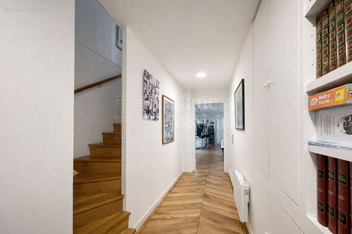 Appartement à COURBEVOIE