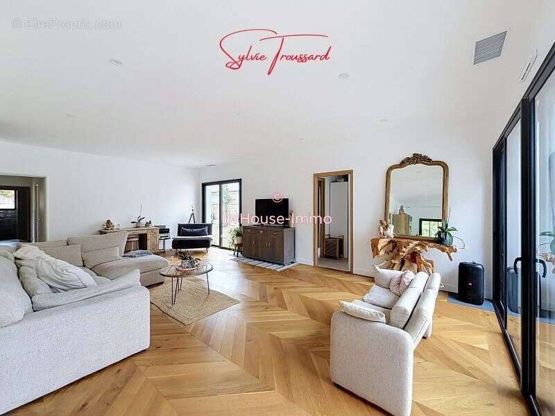 Maison 154 m² à Gujan-Mestras  - photo 9