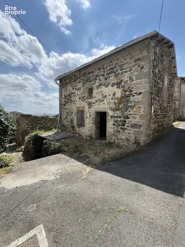 Photo Autres à Yronde-Et-Buron au prix de 49 000€