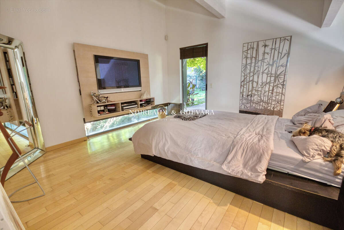 Maison 350 m² à Valbonne  - photo 5