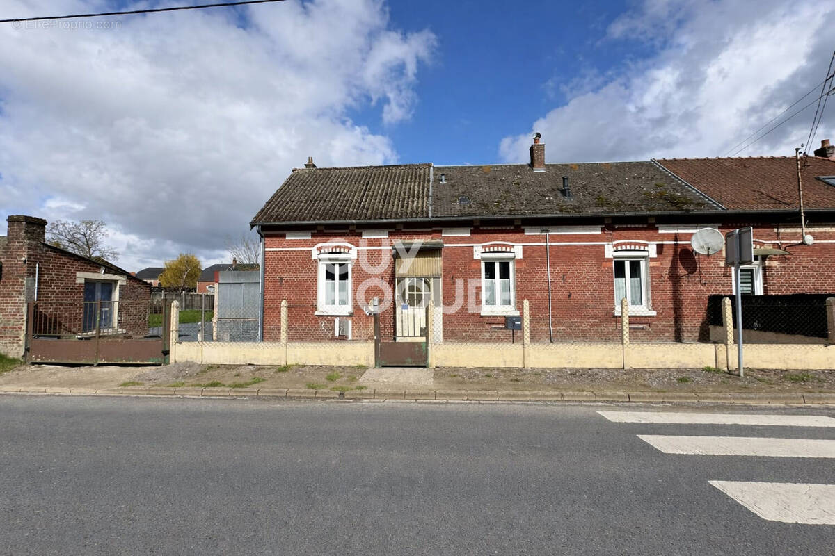 Maison à COMBLES