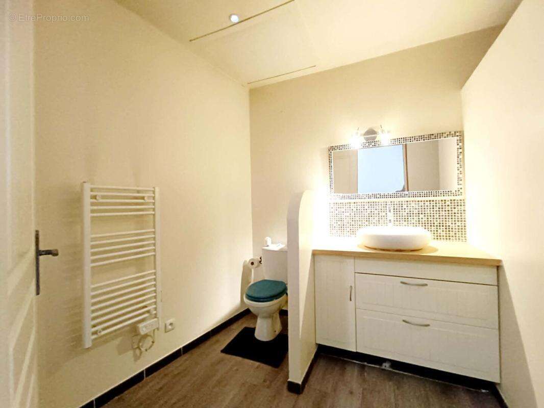 Maison à SAINT-CHAMAS