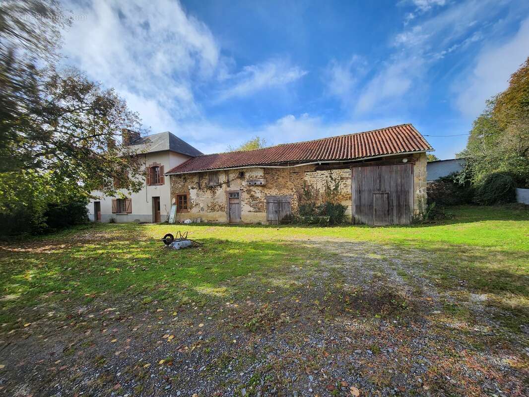 Maison à SAINT-BONNET-BRIANCE