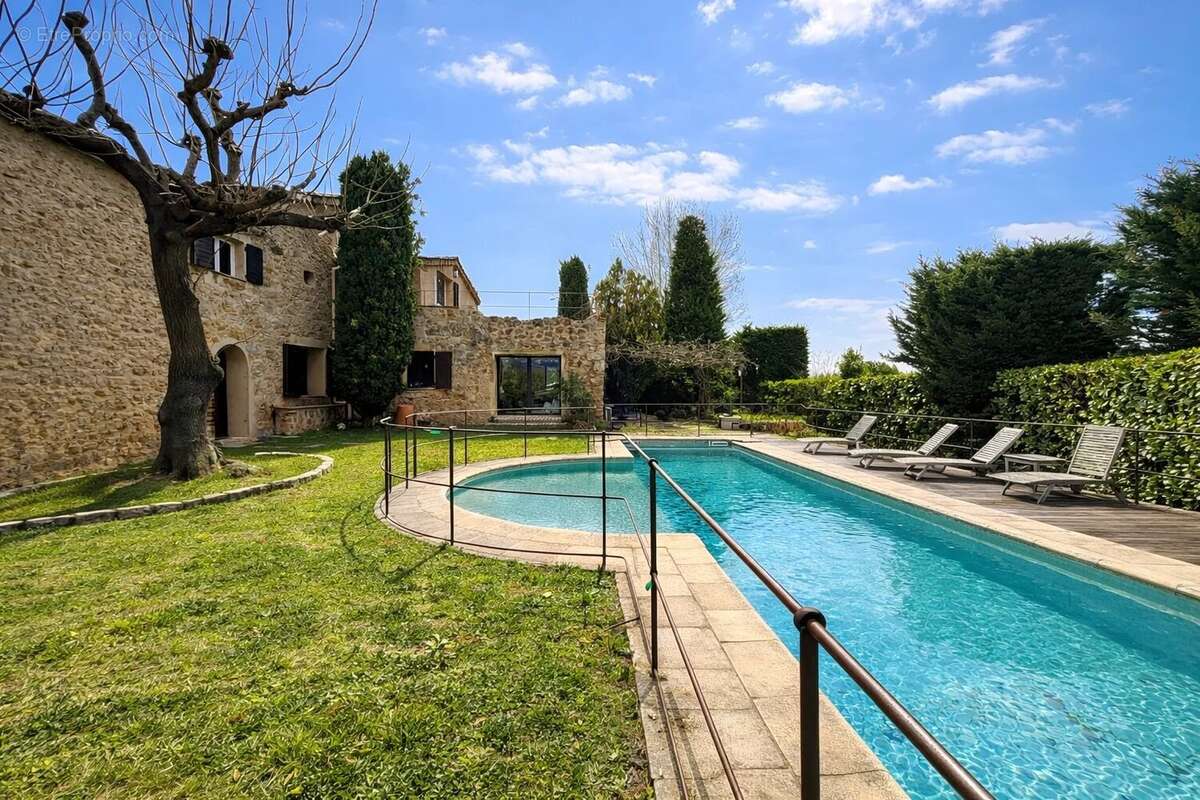 Maison à OPIO