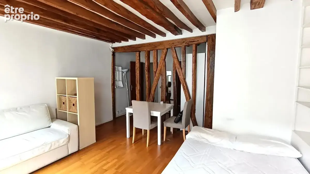 PARIS IVème, rue du Roi de Sicile, Studio de 35m² - photo 1