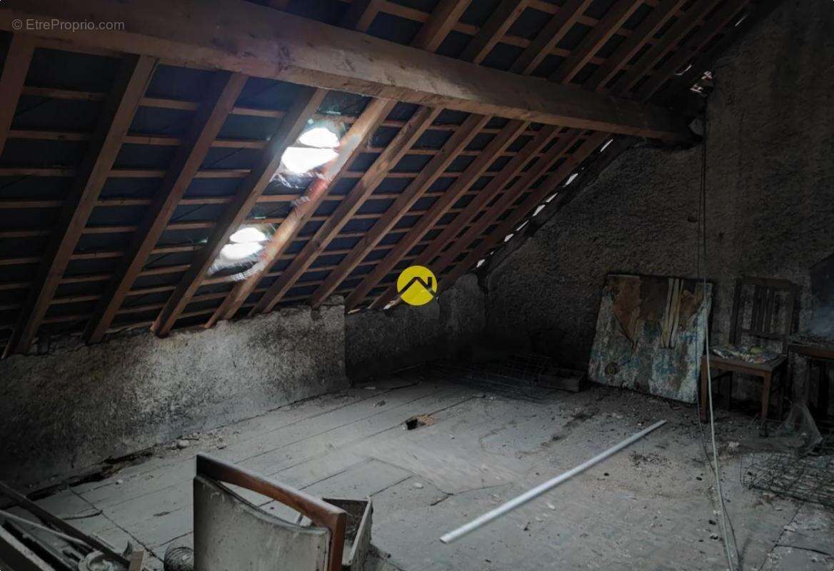 Appartement à LA GUERCHE-SUR-L&#039;AUBOIS