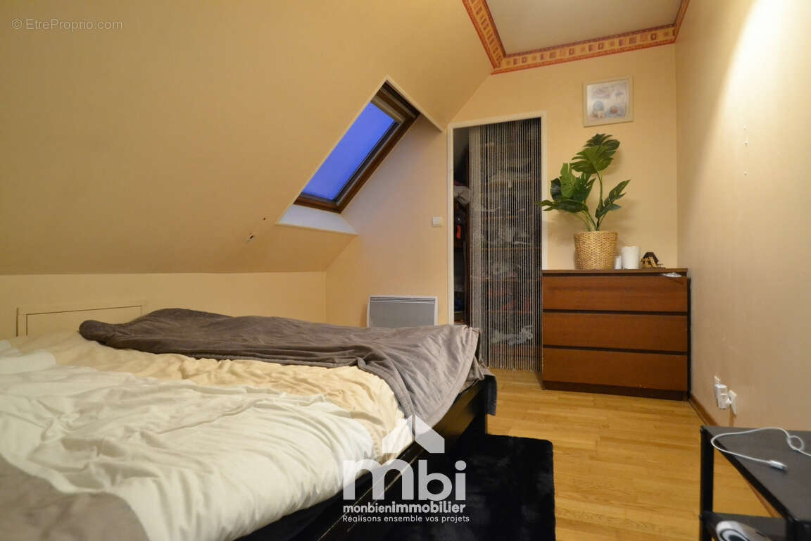 Maison à MARLY-LA-VILLE