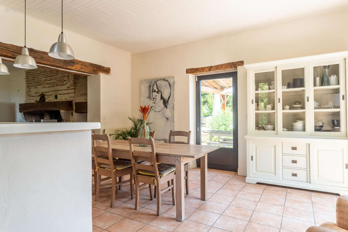 Maison de campagne avec piscine et grange - photo 16