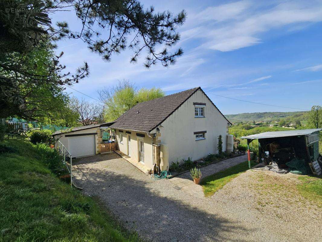Maison à LE LARDIN-SAINT-LAZARE