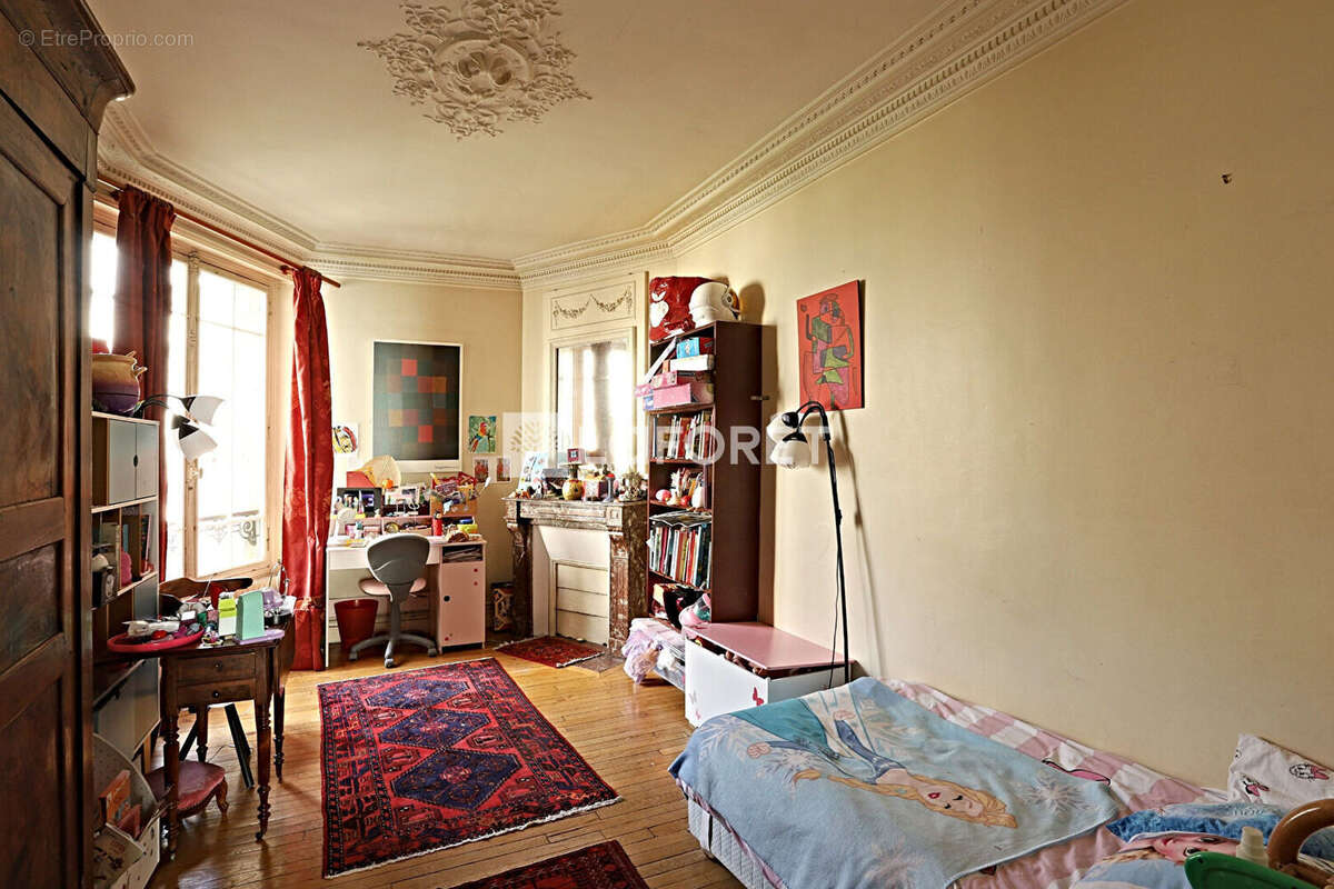 Appartement à PARIS-14E