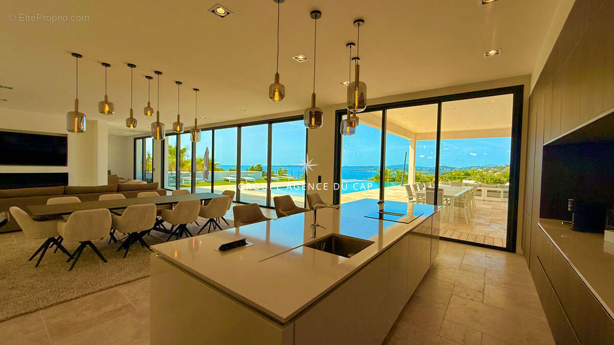 Les issambres villa luxueuse vue mer panoramique 7 chambres avec garage 4  voitures piscine intérieure et extérieure - photo 6