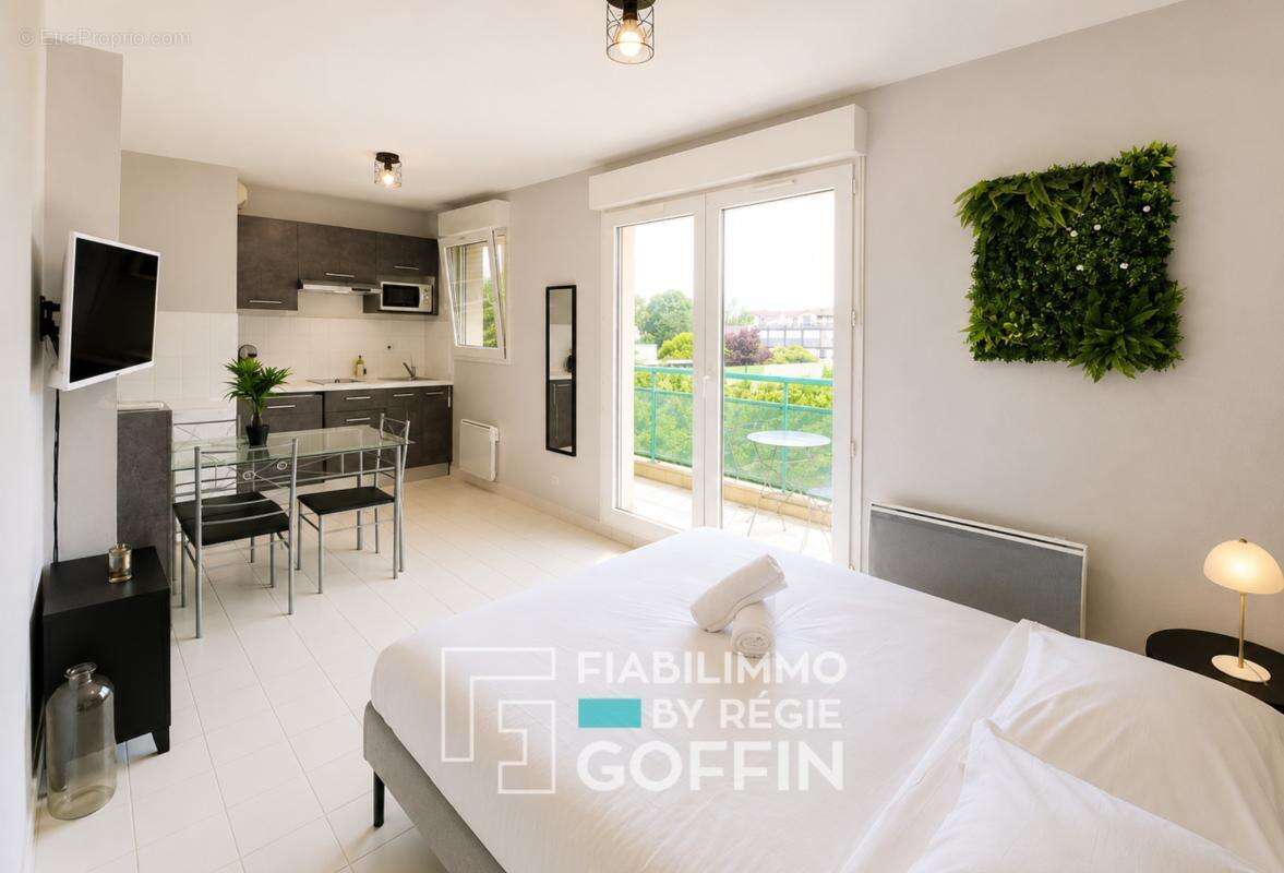 Appartement t1 - balcon - charpennes / republique - photo 4