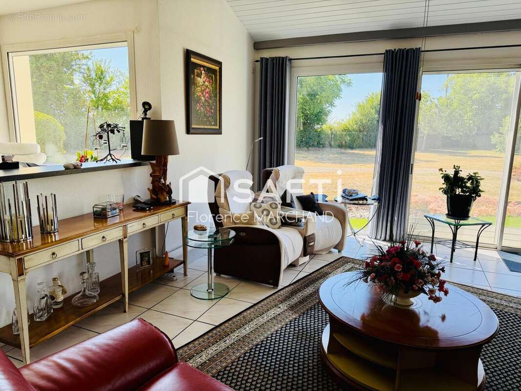 Photo 4 - Maison à SAINT-PIERRE-LE-VIEUX