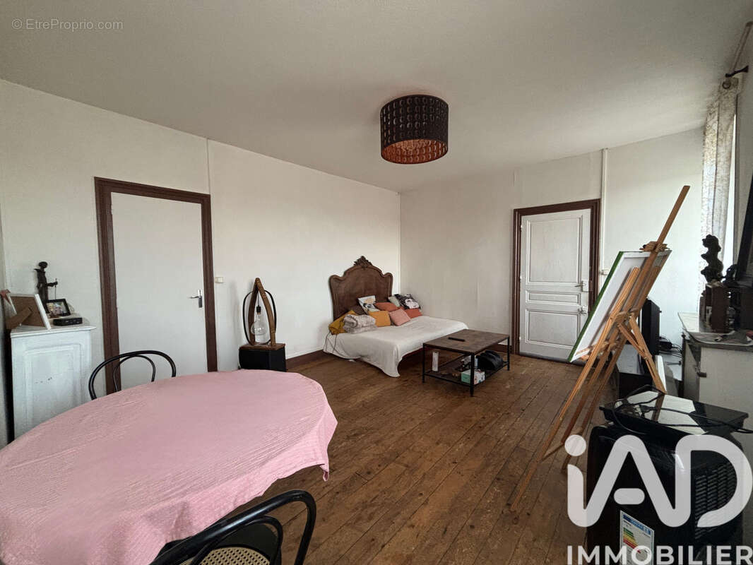 Appartement 485 m² à Chambeon  - photo 9