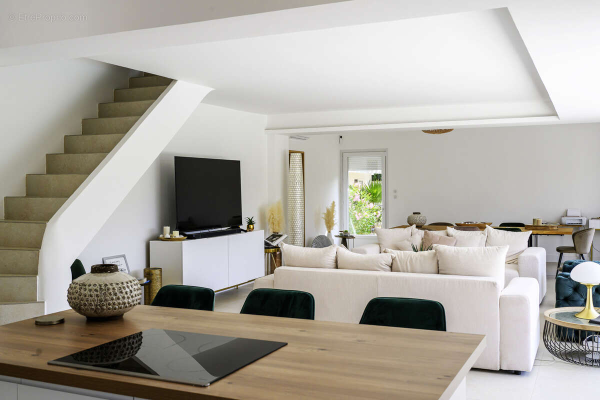 Maison à PLAN-DE-LA-TOUR