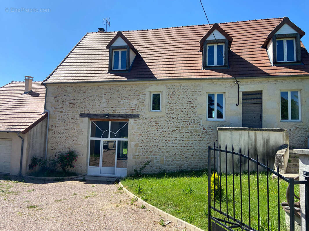 Maison à PARIGNY-LES-VAUX